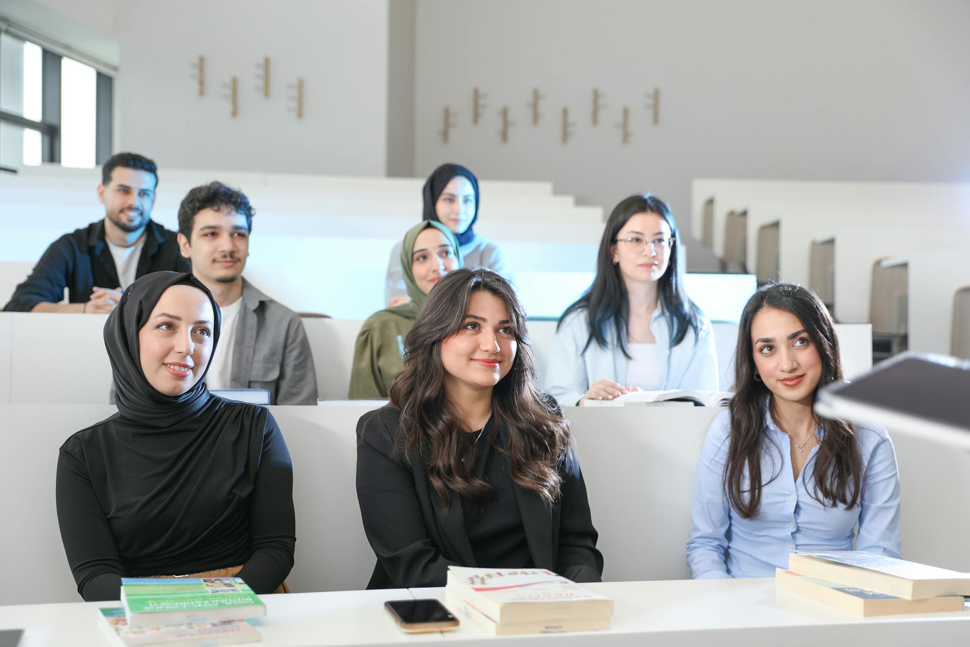 CNAM banner - students lecture hall