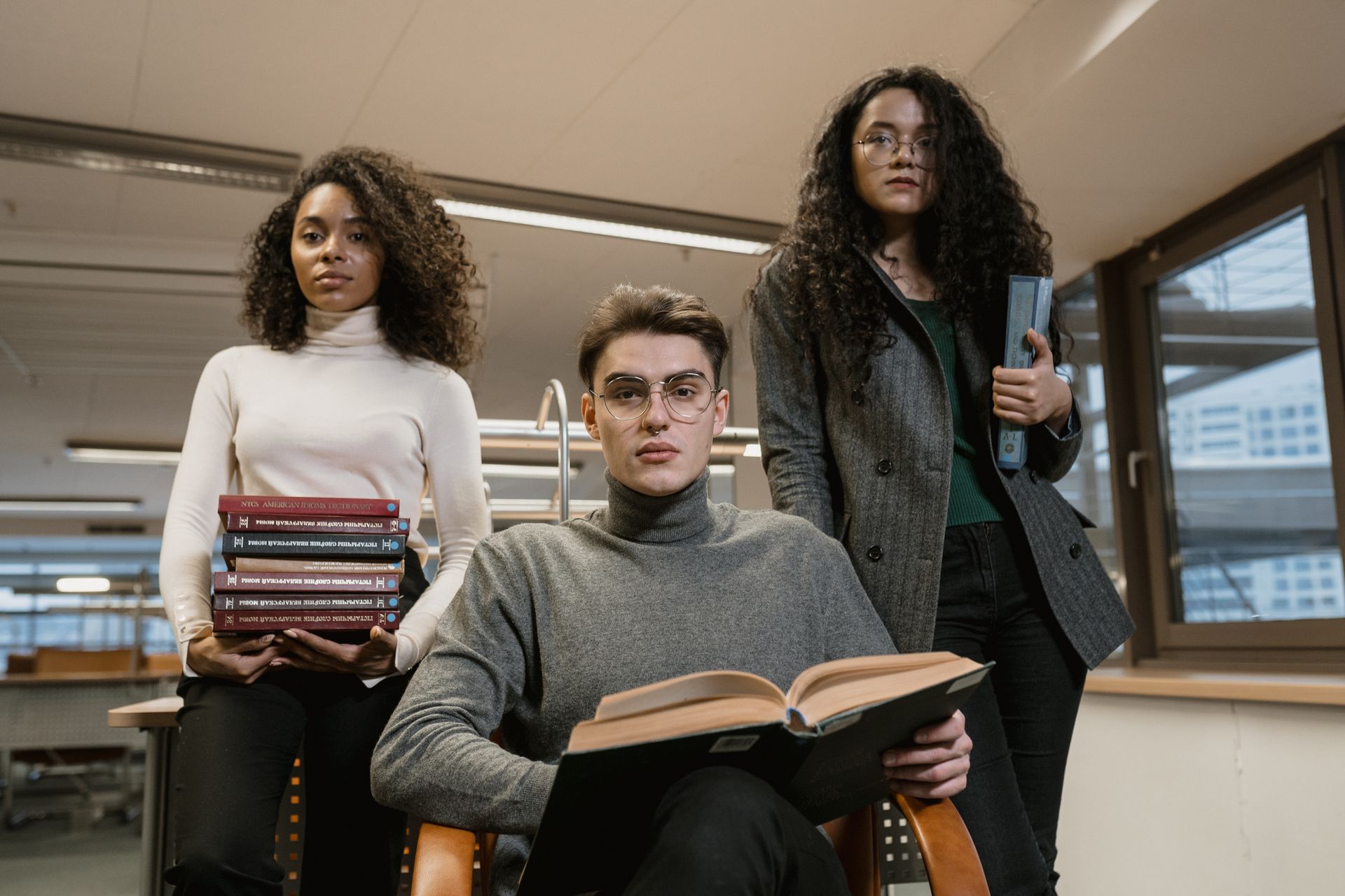 CNAM banner - library students books portrait
