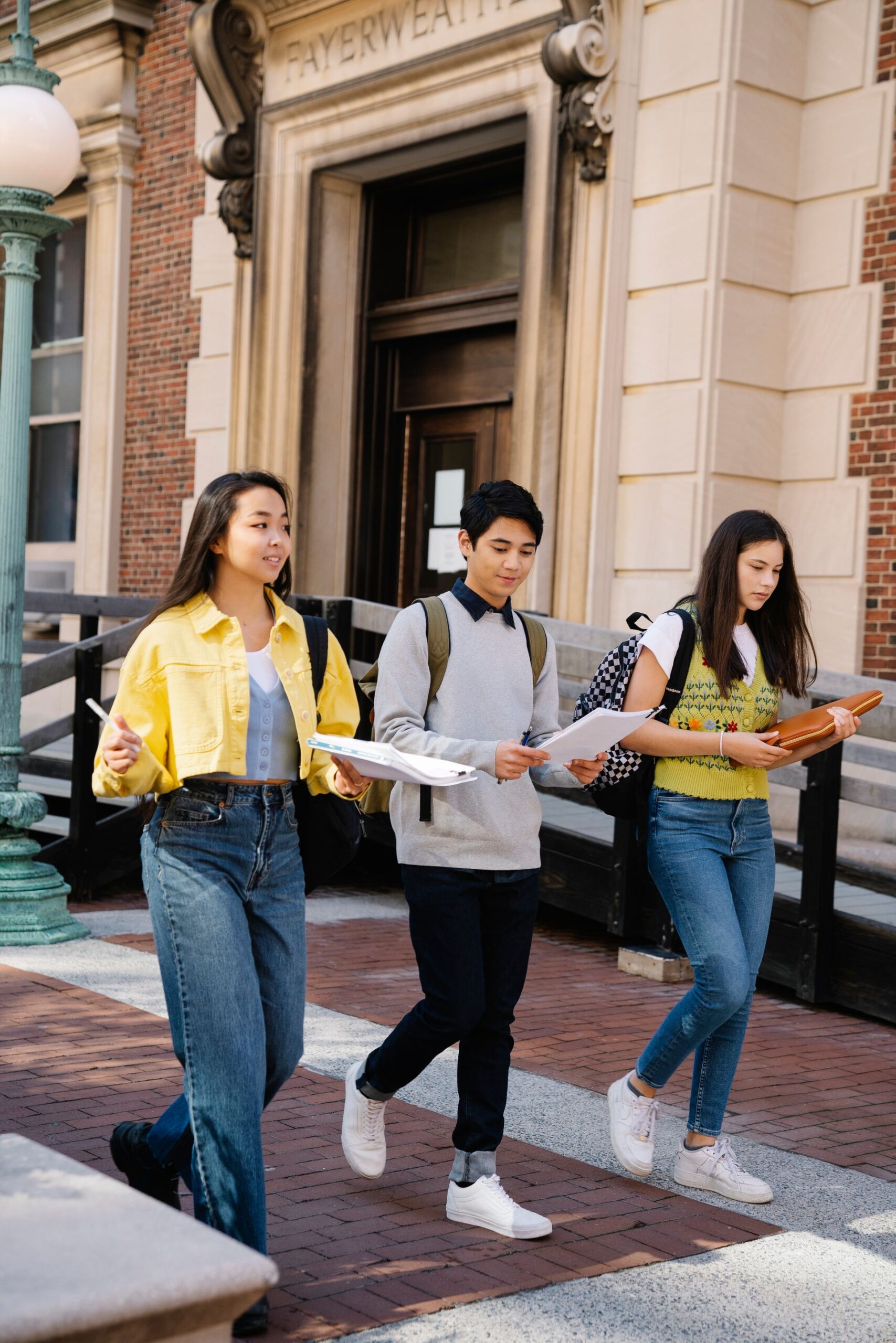 CNAM banner - campus walking books